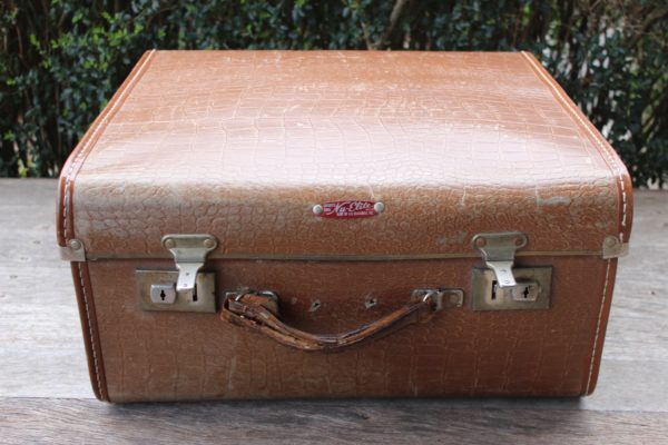 suitcase, vintage, rustic, boho, melbourne, ceremony, wedding hire,event, prop