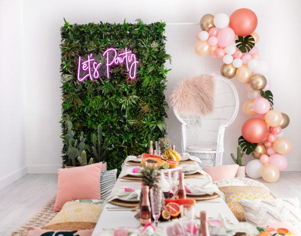 neon, acrylic sign, balloon garland,kids party, picnic, birthday, luxe, event hire, prop hire, melbourne, hens, havana, cococabana, tropical, glamping,